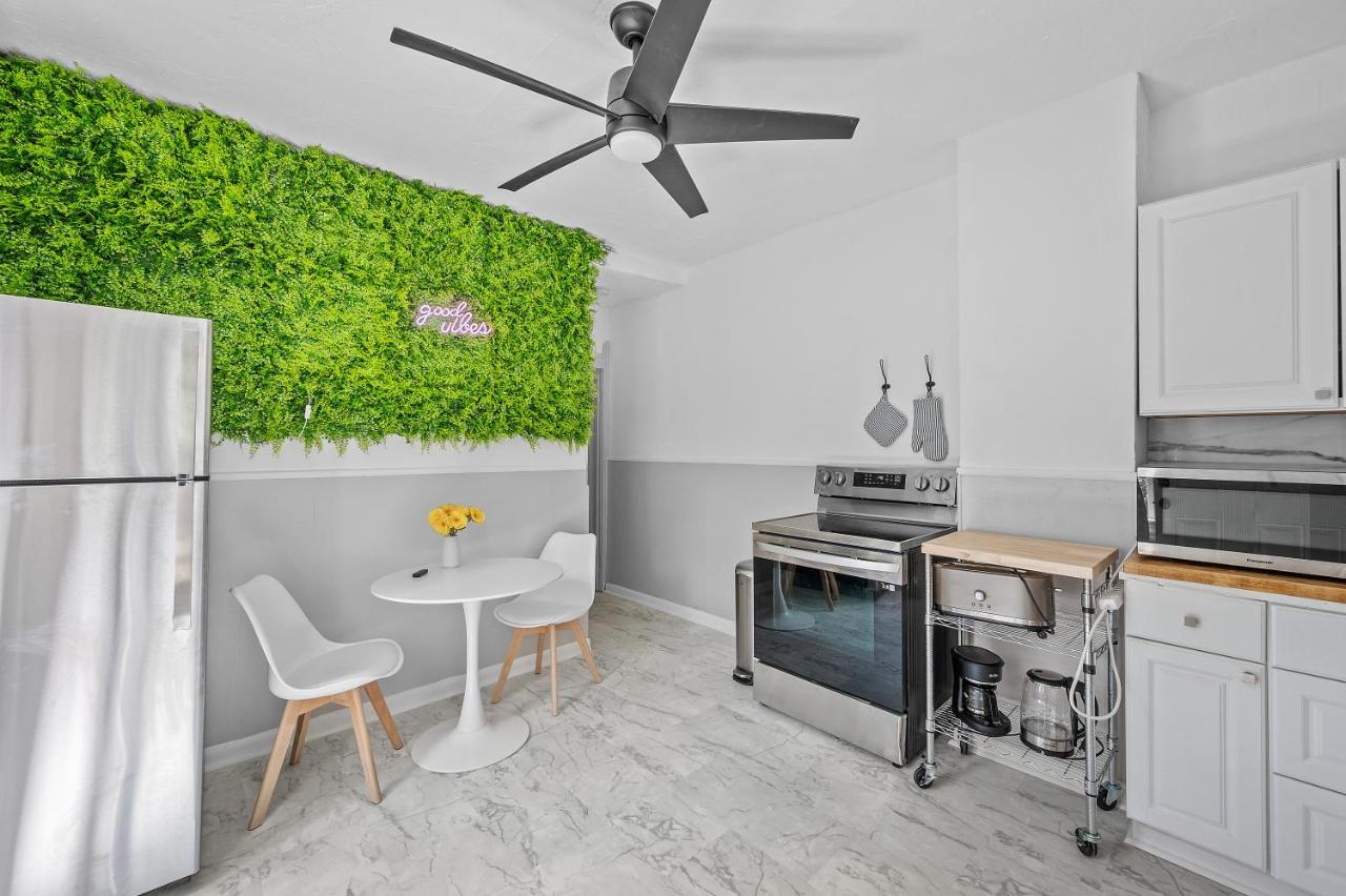 Center Of Little Italy #2 Apartment Cleveland Exterior photo